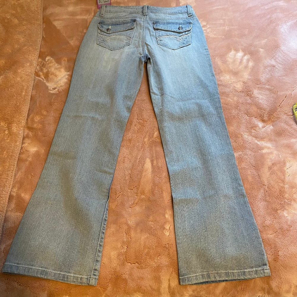 Gloria Vanderbilt Mid Rise bootcut jeans - Picture 6 of 8